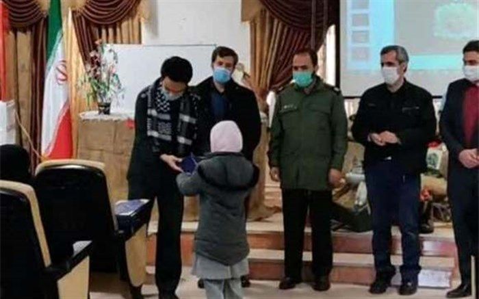 از خانواده شهید مدافع حرم شهرستان پیشوا تجلیل شد