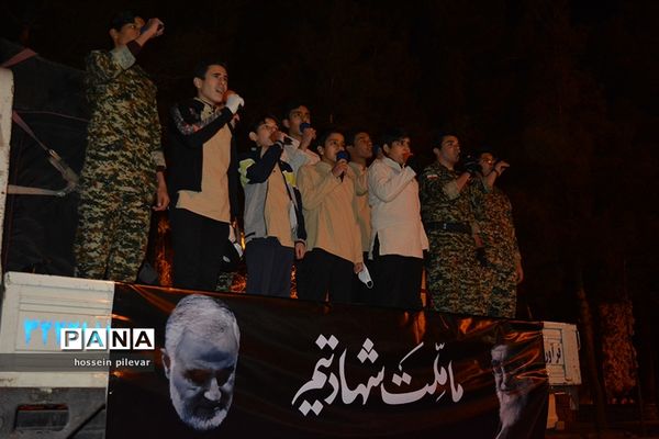 حرکت کاروان خودرویی در خیابان های بیرجند