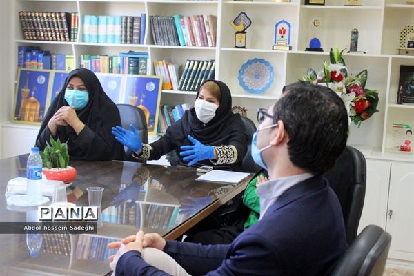 تجلیل از داوران سی و هشتمین دوره مسابقات فرهنگی هنری آموزش و پرورش استان بوشهر