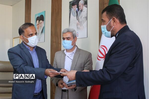 تجلیل از داوران سی و هشتمین دوره مسابقات فرهنگی هنری آموزش و پرورش استان بوشهر