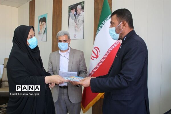 تجلیل از داوران سی و هشتمین دوره مسابقات فرهنگی هنری آموزش و پرورش استان بوشهر