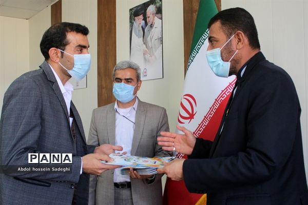 تجلیل از داوران سی و هشتمین دوره مسابقات فرهنگی هنری آموزش و پرورش استان بوشهر