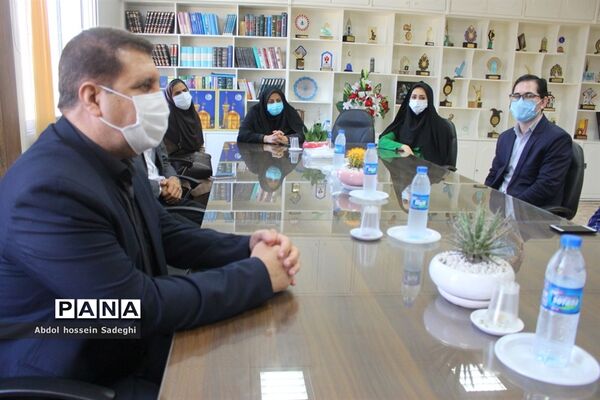 تجلیل از داوران سی و هشتمین دوره مسابقات فرهنگی هنری آموزش و پرورش استان بوشهر