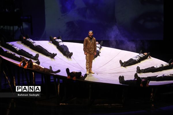 مستند نمایش «سرباز»