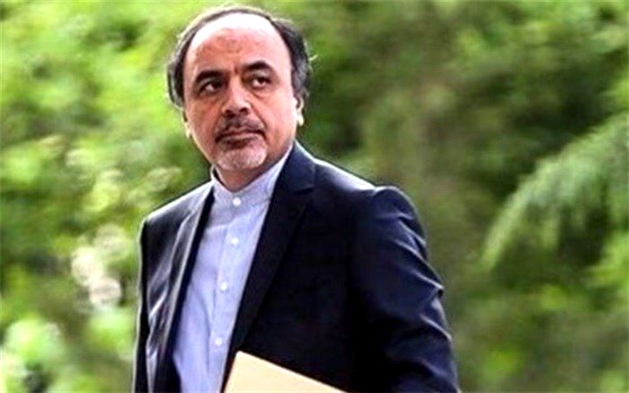 جمع انقلابی‌گری و دیپلماسی غیرممکن است