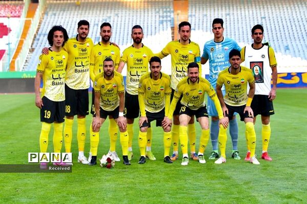دیدار تیم‌های پرسپولیس و سپاهان
