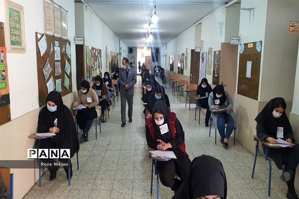 بازدید مدیر آموزش و پرورش ناحیه یک بهارستان از حوزه های برگزاری امتحانات نهایی