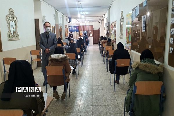 بازدید مدیر آموزش و پرورش ناحیه یک بهارستان از حوزه های برگزاری امتحانات نهایی