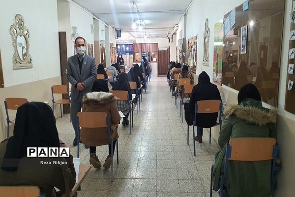 بازدید مدیر آموزش و پرورش ناحیه یک بهارستان از حوزه های برگزاری امتحانات نهایی