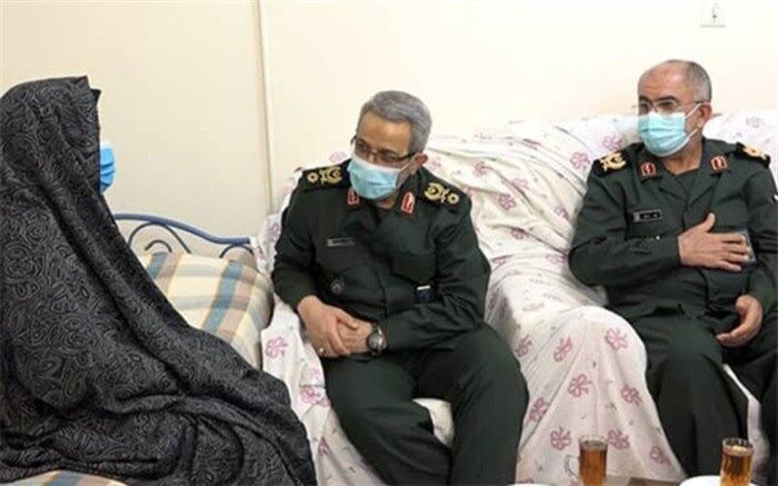 دیدار سردار غیب پرور با دو خانواده شهید بوشهری