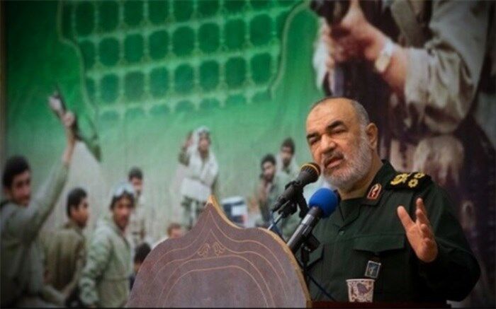 هنر حاج قاسم پاره‌کردن نسخه‌های دشمن بود