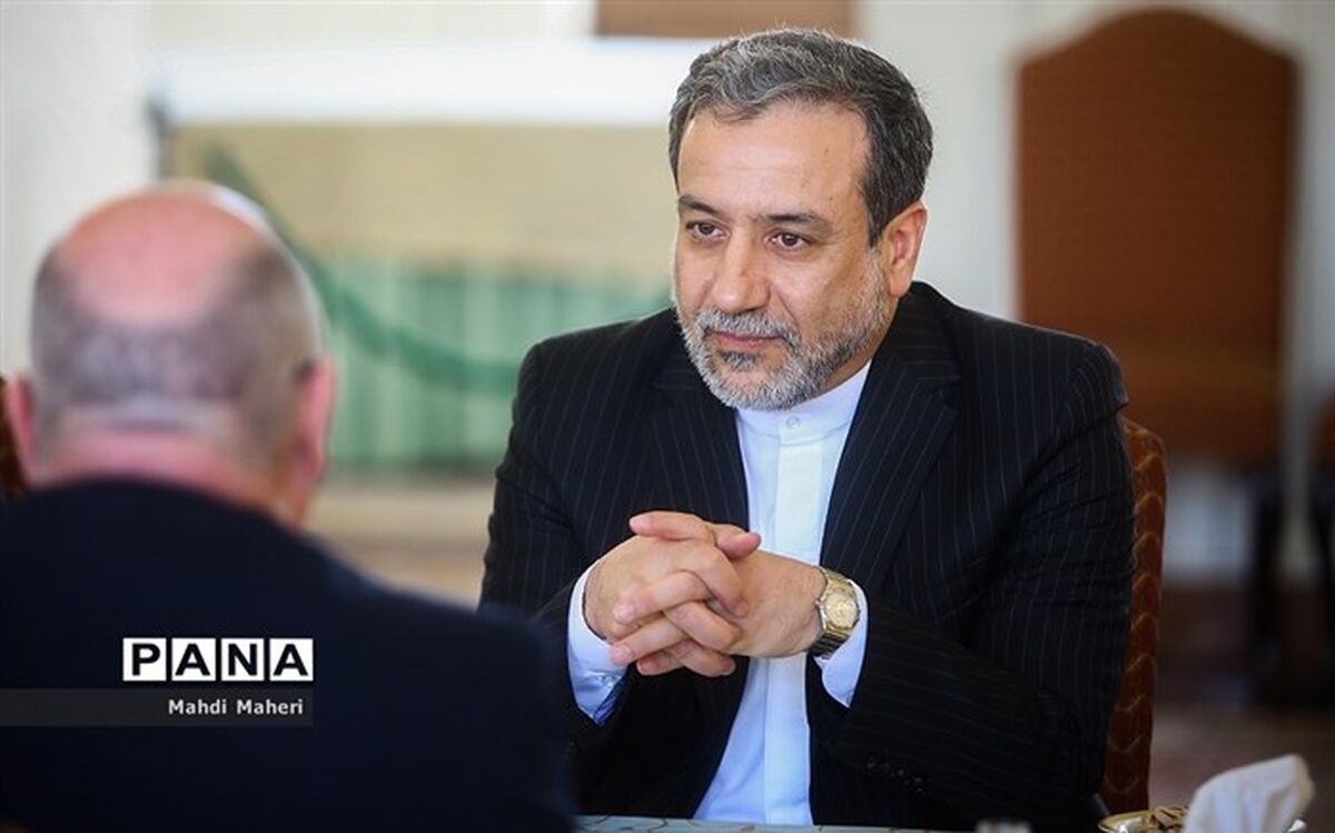 عراقچی: آمریکا تحریم‌ها را لغو کند، غنی‌سازی ۲۰ درصدی را متوقف می‌کنیم