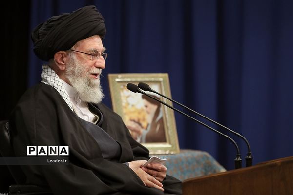 سخنرانی تلویزیونی رهبر انقلاب در سالروز قیام ۱۹ دی ۱۳۵۶ مردم قم