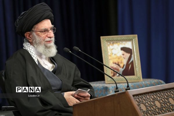 سخنرانی تلویزیونی رهبر انقلاب در سالروز قیام ۱۹ دی ۱۳۵۶ مردم قم