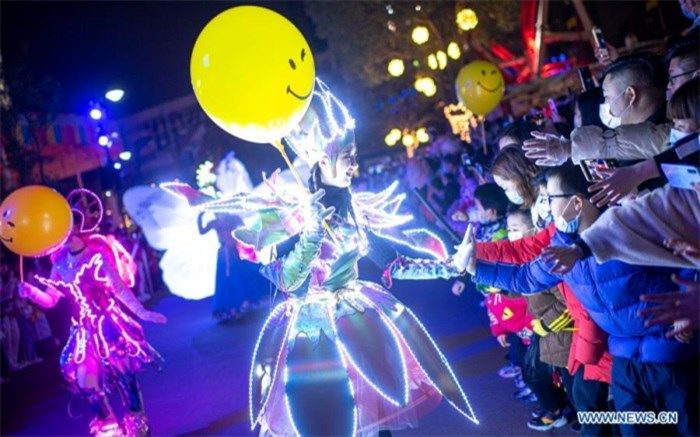 ووهان؛ از سکوتی مرگبار تا جشن 2021