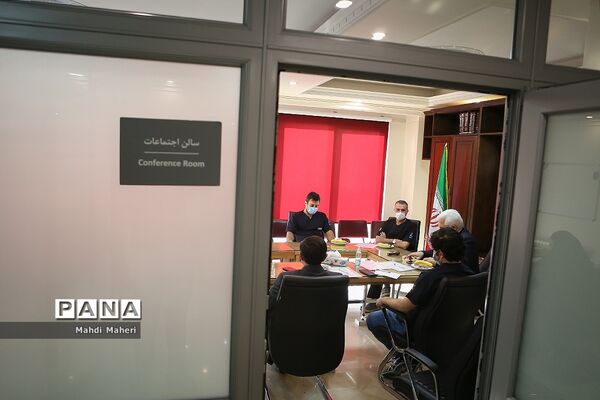 نشست رسانه‌ای جراحی پلنگ مصدوم هرمزگانی