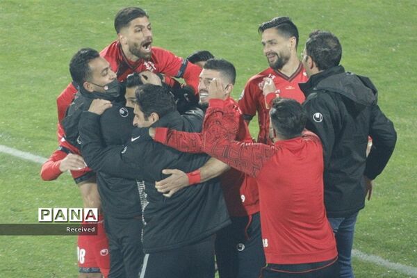 دیدار تیم‌های استقلال و پرسپولیس