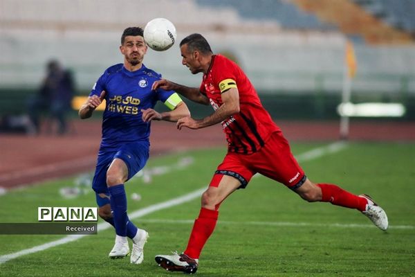 دیدار تیم‌های استقلال و پرسپولیس