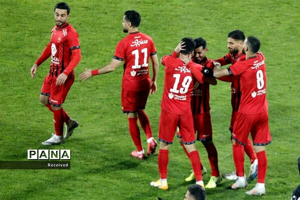 دیدار تیم‌های استقلال و پرسپولیس