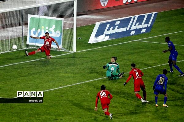دیدار تیم‌های استقلال و پرسپولیس