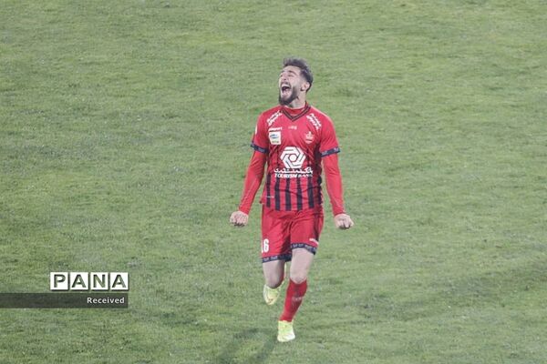 دیدار تیم‌های استقلال و پرسپولیس