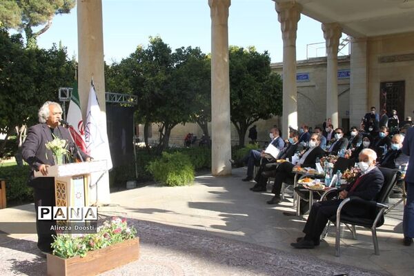 آیین افتتاحیه نخستین جشنواره معلمان هنرمند کشور در شیراز