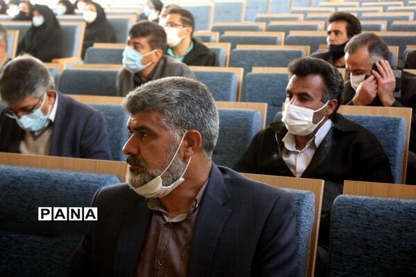 نشست اعضای کانون یاریگران زندگی ابرکوه