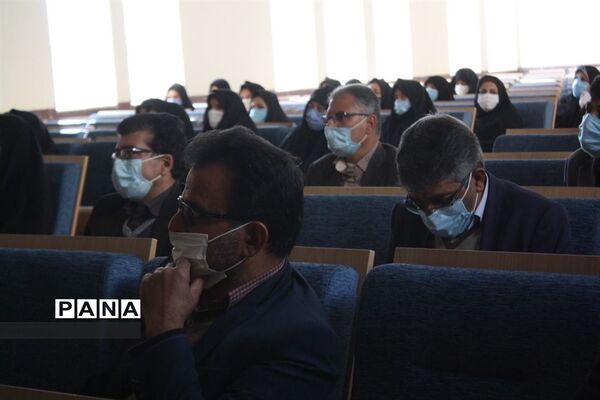نشست اعضای کانون یاریگران زندگی ابرکوه