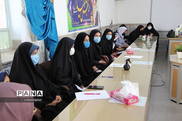 نشست مربیان سازمان دانش‌آموزی شهرستان خاتم
