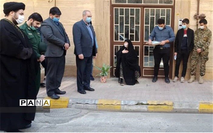 دیدار مدیر آموزش و پرورش ناحیه یک شهرری با خانواده شهدای دفاع مقدس