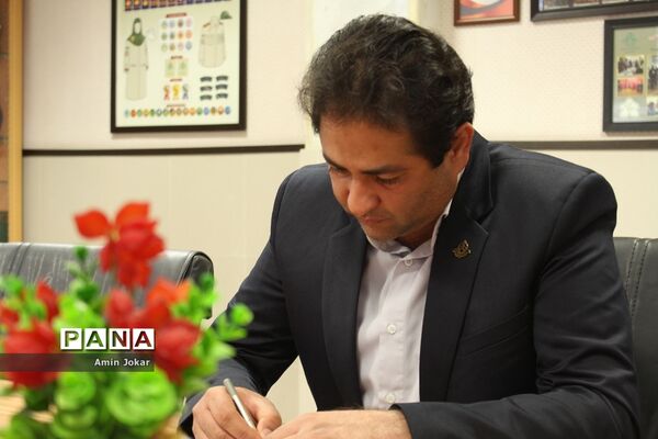 نشست هم اندیشی مسئولان سازمان دانش‌آموزی استان فارس به صورت ویدئو کنفرانس