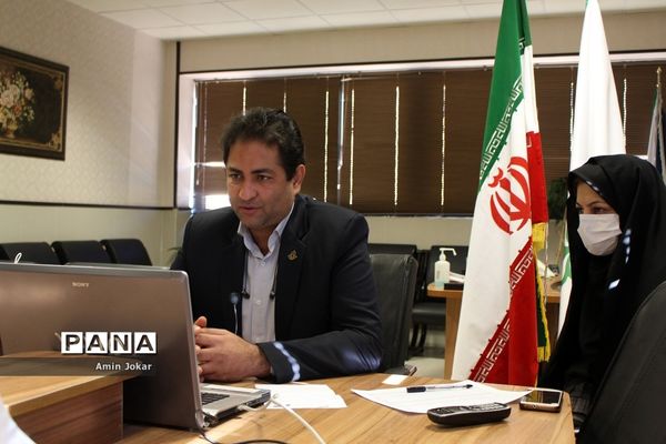 نشست هم اندیشی مسئولان سازمان دانش‌آموزی استان فارس به صورت ویدئو کنفرانس