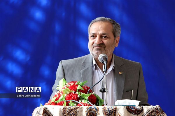 اختتامیه و تجلیل از برگزیدگان کشوری مهتاب در نور