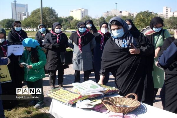 پاکسازی ساحل رودخانه کارون در شهراهواز توسط پیشتازان ناحیه یک اهواز