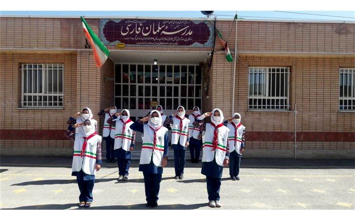 3 اثر برگزیده دانش‌آموزان در جشنواره تابستان شاد، از دبستان  سلمان منطقه پیربکران اصفهان