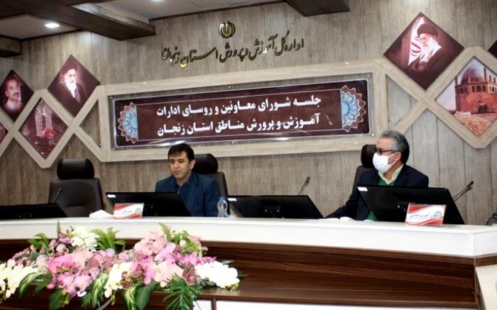 معلمان الگویی برای تمامی افراد برخوردار جامعه هستند