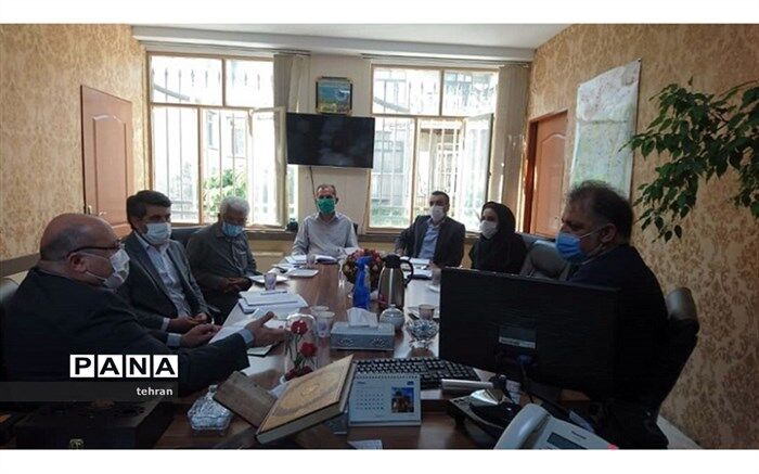 برگزاری نمایشگاه دائمی تولیدات شرکت صنایع آموزشی در منطقه 2