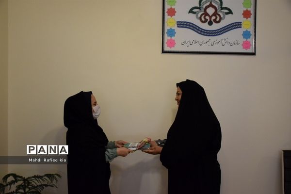 تبریک دانش آموزان خبرنگار خبرگزاری پانا، به مناسبت روز خبرنگار  به خبرنگاران  آذربایجان شرقی