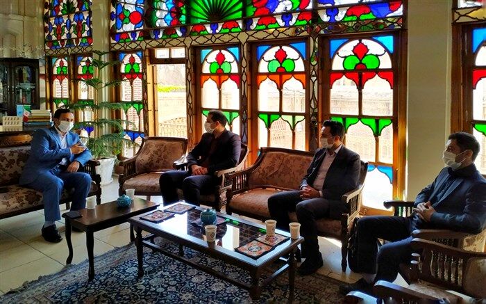 رفع موانع و چالش های اقتصادی هنرمندان صنایع دستی آذربایجان شرقی با مشارکت و همیاری بانک رسالت