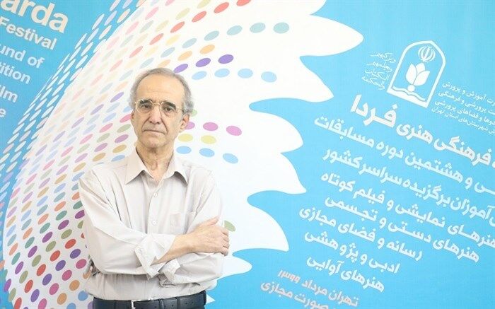 تئاتر دنیای عمیق و گسترده‌ای را برای دانش‌آموزان ترسیم می کند