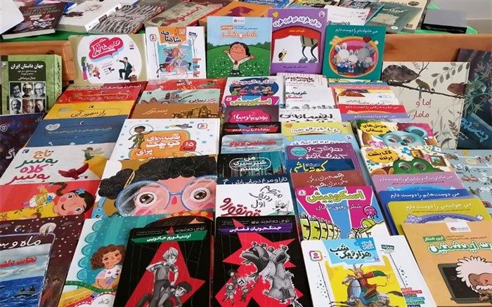 تهیه 1400 نسخه کتاب به ارزش 300 میلیون ریال برای سه روستای دوستدار کتاب فارس
