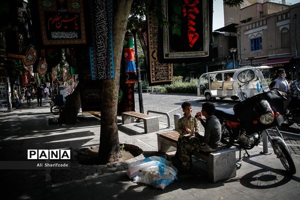 سیاهه فروشی ماه محرم در بازار تهران
