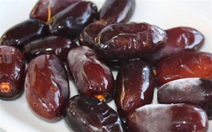 برای پیشگیری از ابتلا به بیماری کرونا رطب و خرما را قبل از مصرف بشویید