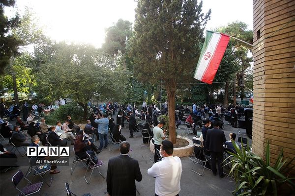 آیین تجلیل از معلمان و عوامل برنامه مدرسه تلویزیونی ایران