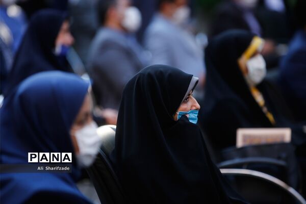 آیین تجلیل از معلمان و عوامل برنامه مدرسه تلویزیونی ایران