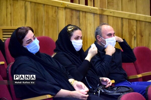 برگزارى مراسم روز پزشک جهت قدردانى از پزشکان فعال بخش‌هاى کرونایى آذربایجان شرقى