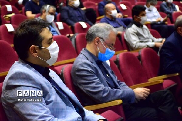 برگزارى مراسم روز پزشک جهت قدردانى از پزشکان فعال بخش‌هاى کرونایى آذربایجان شرقى