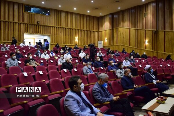 برگزارى مراسم روز پزشک جهت قدردانى از پزشکان فعال بخش‌هاى کرونایى آذربایجان شرقى