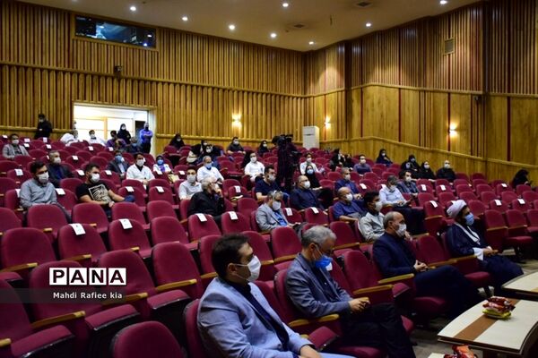 برگزارى مراسم روز پزشک جهت قدردانى از پزشکان فعال بخش‌هاى کرونایى آذربایجان شرقى