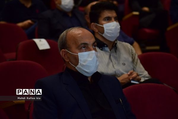 برگزارى مراسم روز پزشک جهت قدردانى از پزشکان فعال بخش‌هاى کرونایى آذربایجان شرقى